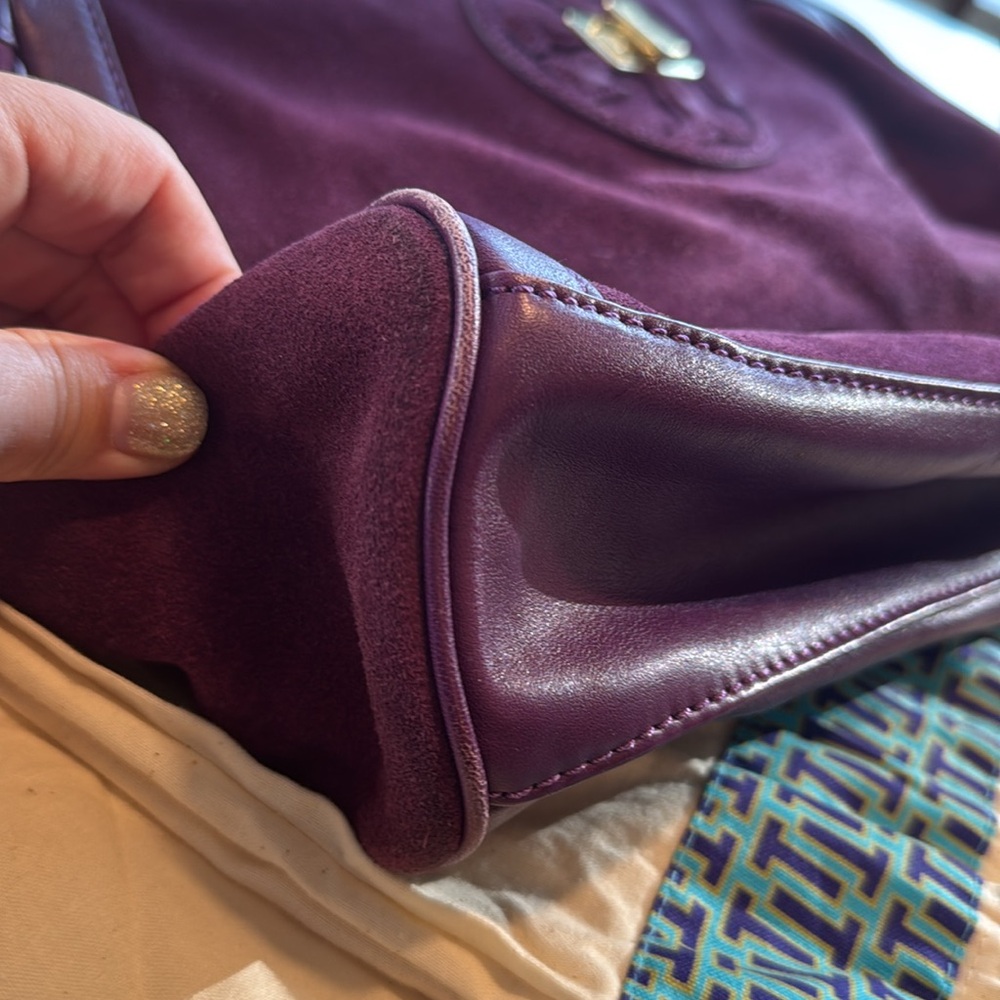 Tory Burch purple suede leather purse crossbody tote bag with gold hardware - Picture 7 of 10